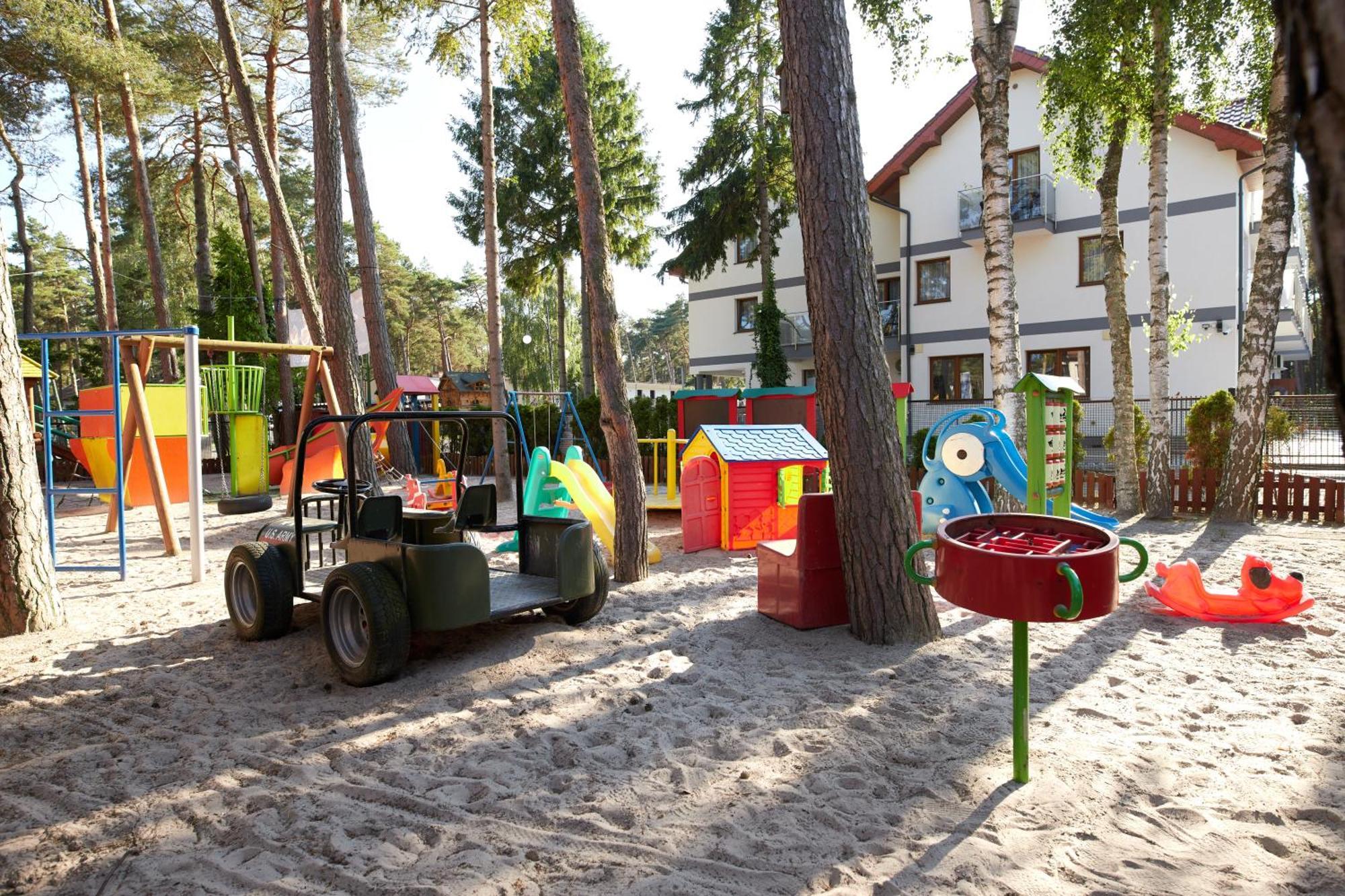 Osrodek Wypoczynkowy Relaks I Apartamenty Łeba Esterno foto
