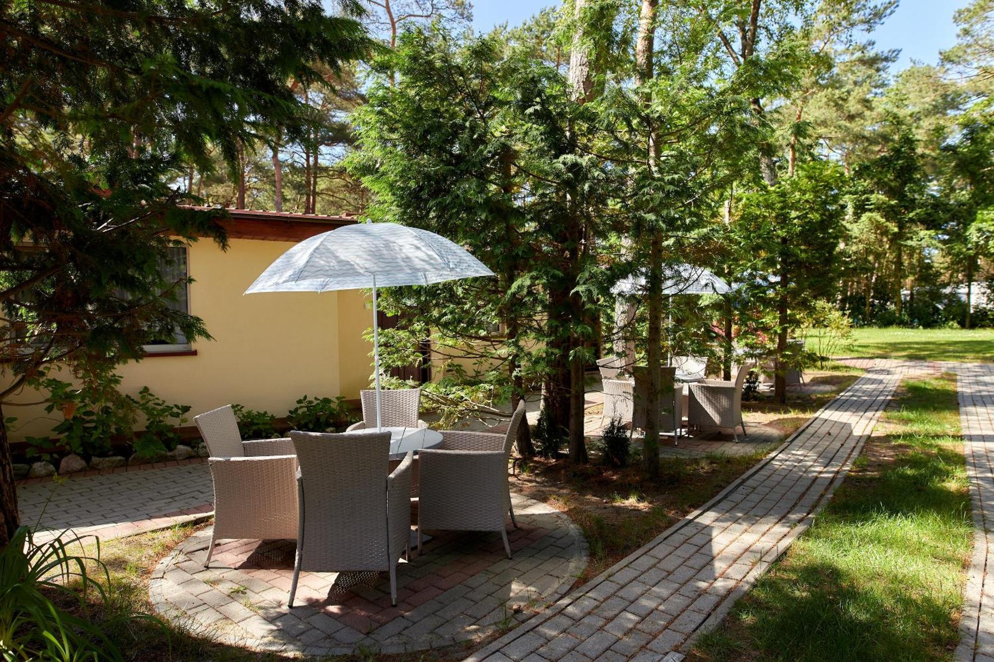 Osrodek Wypoczynkowy Relaks I Apartamenty Łeba Esterno foto